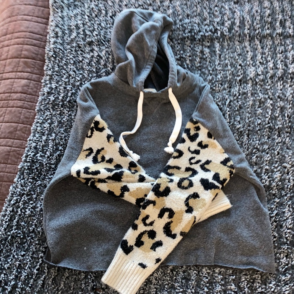 Cropped sweatshirt